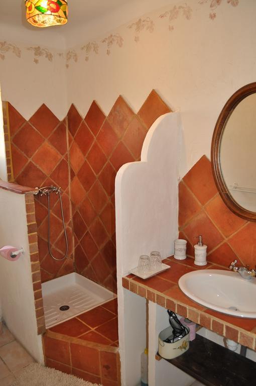 La Ribeyrette Panzió Chamborigaud Szoba fotó